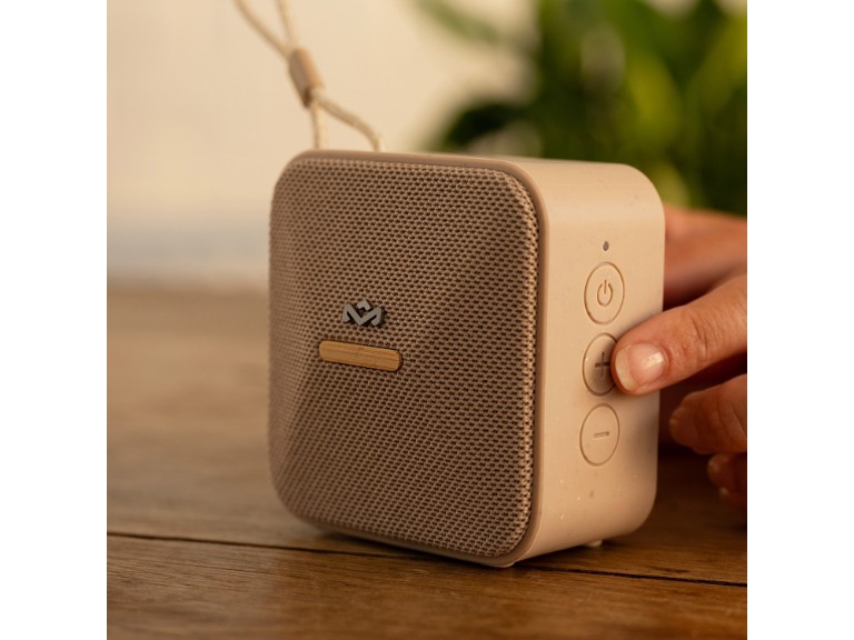 Parlante Bluetooth 5.3 Waterproof Rise Up Cream Marley